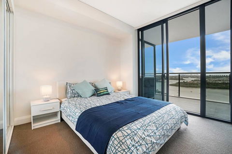 Cozy Apartment With Water View Plus Winter Garden - Accommodation Cooktown 13