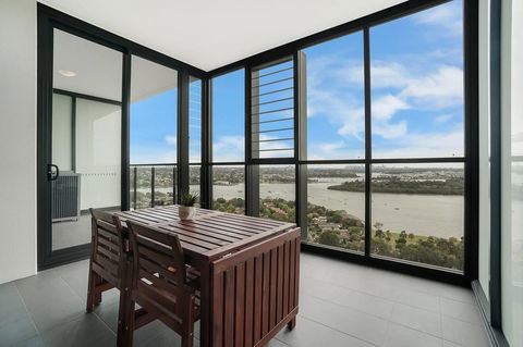 Cozy Apartment With Water View Plus Winter Garden - Accommodation Cooktown 12