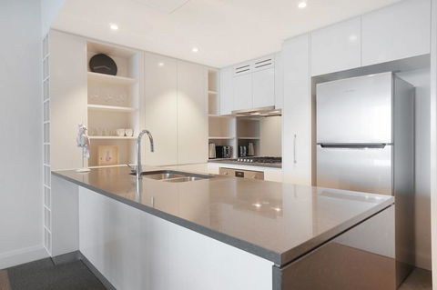 Cozy Apartment With Water View Plus Winter Garden - Accommodation Cooktown 2