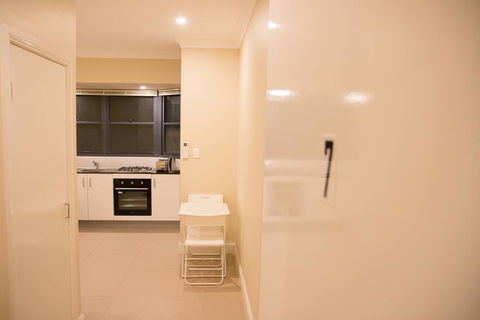 T&M HOUSE - Accommodation Cooktown 9