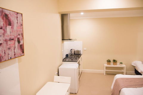 T&M HOUSE - Accommodation Cooktown 4