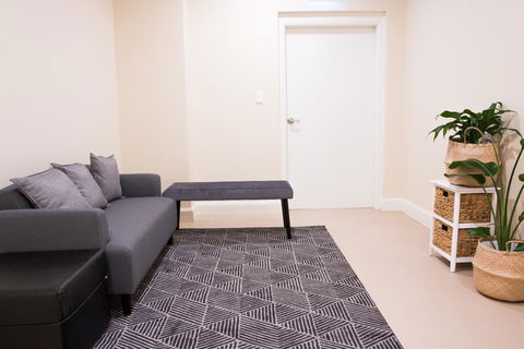 T&M HOUSE - Accommodation Cooktown 10