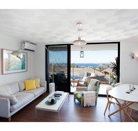 Ocean views and sea breezes over Bondi Beach - Accommodation Cooktown
