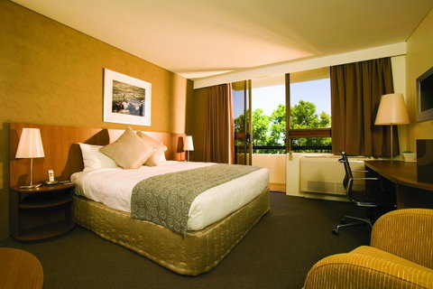 Hotel Urban St Leonards - Accommodation Cooktown 30