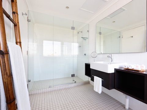 Hotel Urban St Leonards - Accommodation Cooktown 17