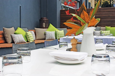 Hotel Urban St Leonards - Accommodation Cooktown 22