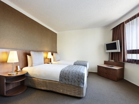 Hotel Urban St Leonards - Accommodation Cooktown 14