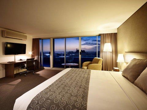 Hotel Urban St Leonards - Accommodation Cooktown 4