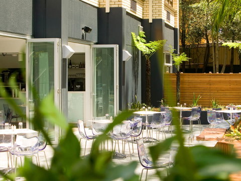Hotel Urban St Leonards - Accommodation Cooktown 2