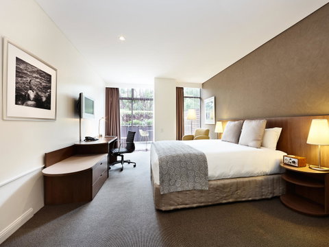 Hotel Urban St Leonards - Accommodation Cooktown 12