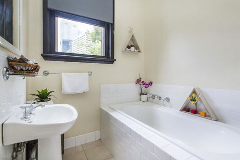 Sydney Harbour Bed And Breakfast - Accommodation Cooktown 24