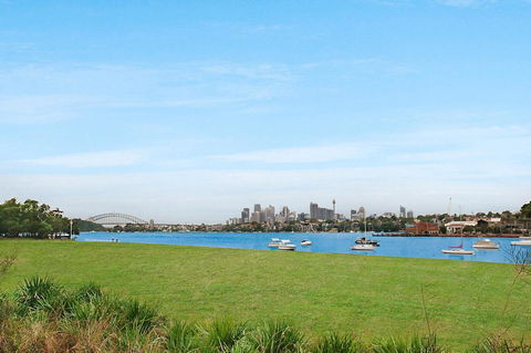 Elegant Family Home Close To Harbour And Views - Accommodation Cooktown 17