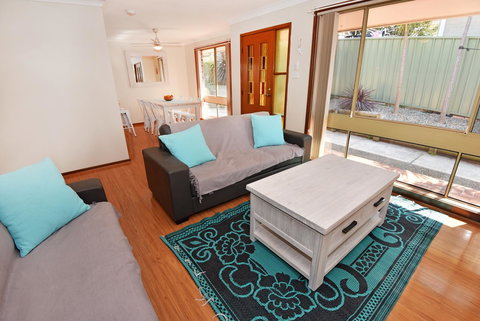 Hopetoun Villa - Accommodation Cooktown 0
