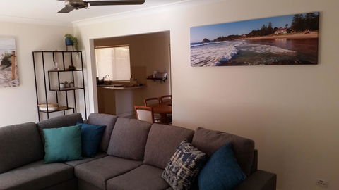 Twin Palms Holiday House At Lighthouse - Accommodation Cooktown 9