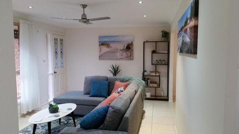 Twin Palms Holiday House At Lighthouse - Accommodation Cooktown 5