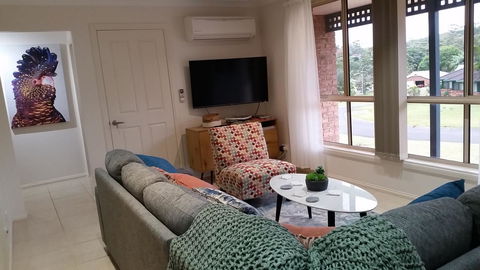 Twin Palms Holiday House At Lighthouse - Accommodation Cooktown 3