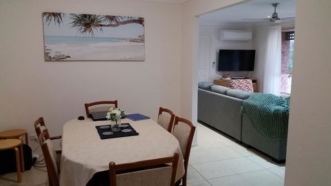 Twin Palms Holiday House At Lighthouse - Accommodation Cooktown 2