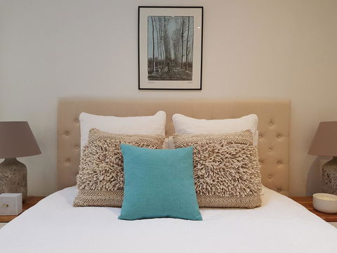 Private Room - Luxury Mosman Home - Accommodation Cooktown 15