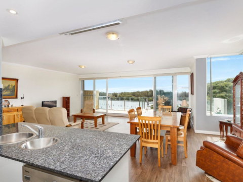 Regatta 13 - Accommodation Cooktown 9