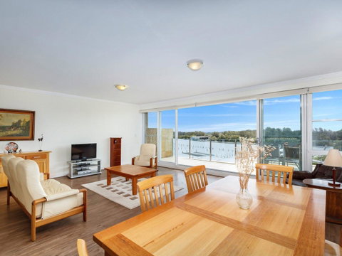 Regatta 13 - Accommodation Cooktown 5