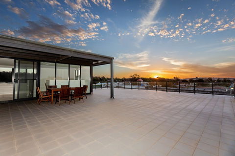 The Penthouse - Accommodation Cooktown 33