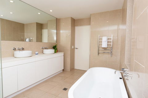 The Penthouse - Accommodation Cooktown 14