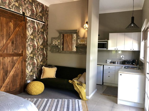 Chanticleer Gardens Barn Cottage With A Pool - Accommodation Cooktown 19