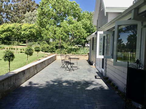 Chanticleer Gardens Barn Cottage With A Pool - Accommodation Cooktown 4