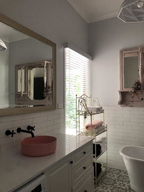 Chanticleer Gardens Barn Cottage With A Pool - Accommodation Cooktown 33