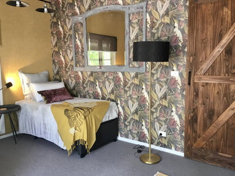 Chanticleer Gardens Barn Cottage With A Pool - Accommodation Cooktown 2