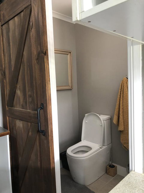 Chanticleer Gardens Barn Cottage With A Pool - Accommodation Cooktown 21