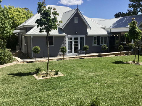 Chanticleer Gardens Barn Cottage With A Pool - Accommodation Cooktown 9