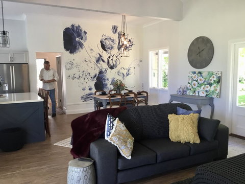Chanticleer Gardens Barn Cottage With A Pool - Accommodation Cooktown 13