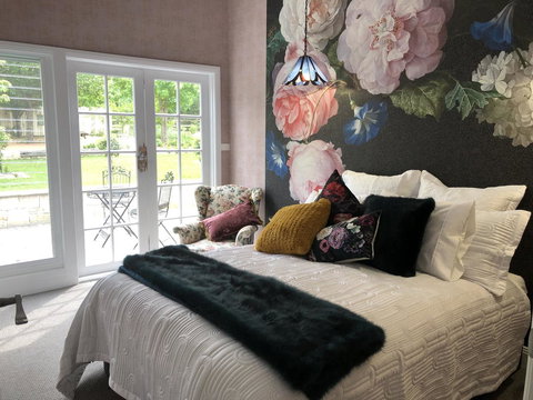 Chanticleer Gardens Barn Cottage With A Pool - Accommodation Cooktown 0