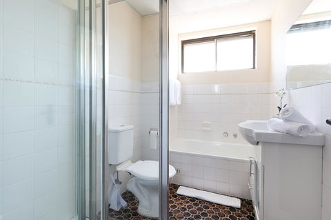 Stay In The Heart Of Randwick With Style - Accommodation Cooktown 4