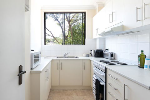 Stay In The Heart Of Randwick With Style - Accommodation Cooktown 3