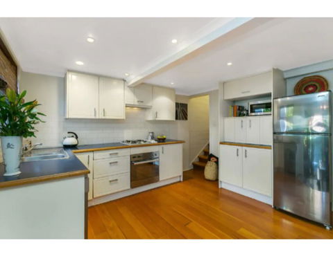 North Sydney Historic Whalers Cottage - Accommodation Cooktown 2