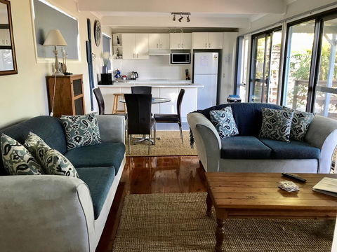 Lakeview Cottage - Accommodation Cooktown 6