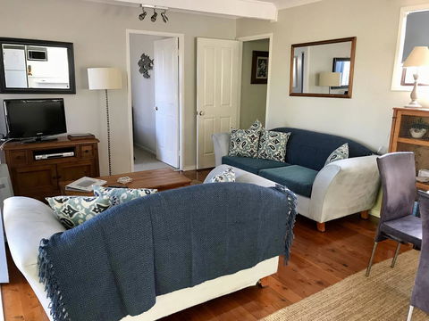 Lakeview Cottage - Accommodation Cooktown 8