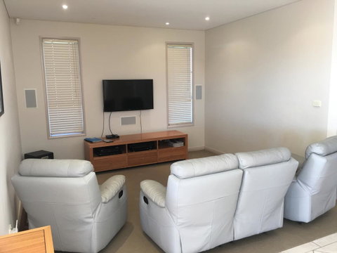 OceanScape Luxury Beachfront Villas - Accommodation Cooktown 1