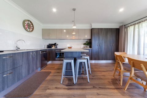 Horizons Retreat & Golf, Villa 133 - Accommodation Cooktown 6