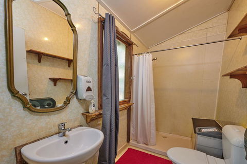 Arts Factory By Nomads - Accommodation Cooktown 8