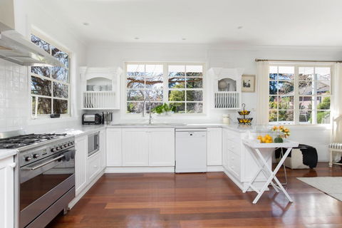 Bowral Escape - Accommodation Cooktown 5