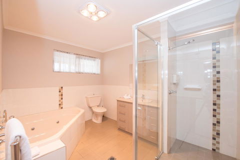 Hume Country Motor Inn - Accommodation Cooktown 29