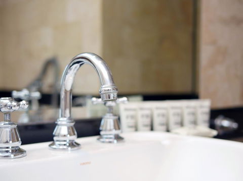 Panoramic Harbour Views And Unbeatable Comfort - Accommodation Cooktown 14