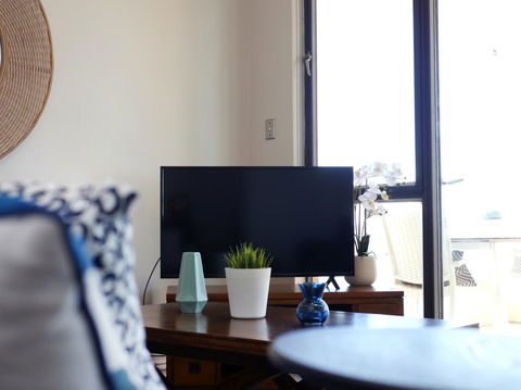 Panoramic Harbour Views And Unbeatable Comfort - Accommodation Cooktown 11