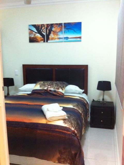 Nomikis\'On The Avenue - Accommodation Cooktown 21