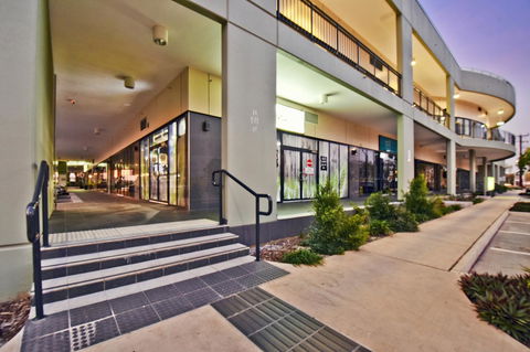 Nomikis\'On The Avenue - Accommodation Cooktown 8