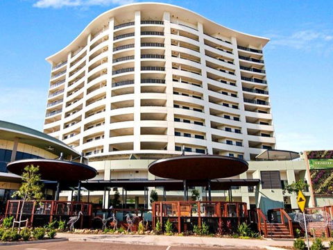 Nomikis\'On The Avenue - Accommodation Cooktown 16