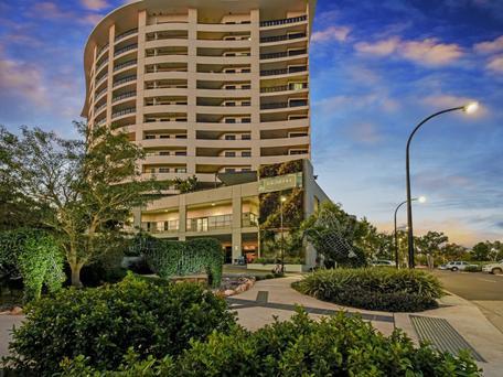 Nomikis\'On The Avenue - Accommodation Cooktown 1